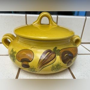 Vintage Los Angeles Potteries Mushrooms Themed Covered Ovenware Dish